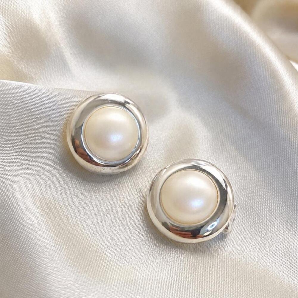 Vintage Satin Pearl Clip On Earrings Silver Tone Ivory Pearlized Button Earrings